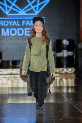 FIRST STREET & ROYAL FAMILY MODELS (6)