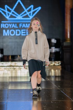 FIRST STREET & ROYAL FAMILY MODELS (9)