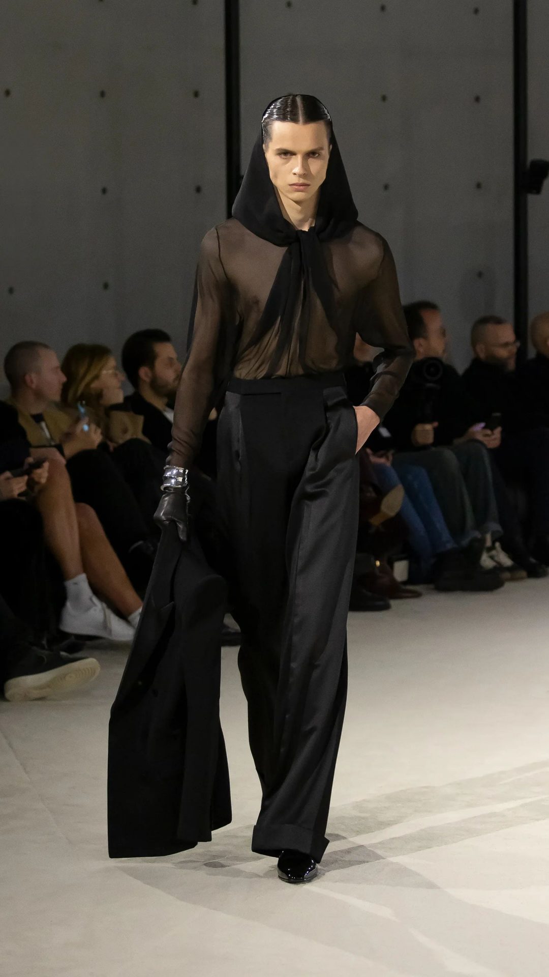 Saint Laurent 1