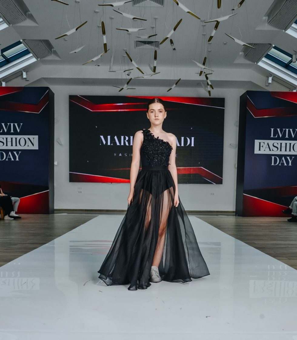 MARINA VLADI & ROYAL FAMILY MODELS (19)