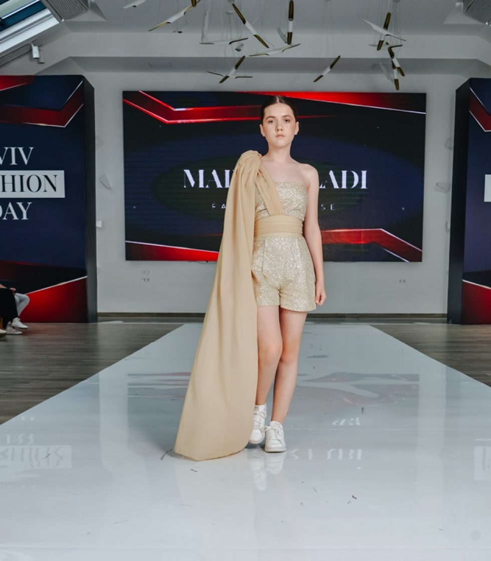 MARINA VLADI & ROYAL FAMILY MODELS (9)