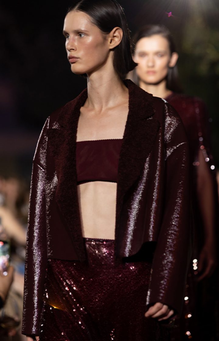 xfashion-show-fw-24-25-13.jpg.pagespeed.ic.l7Nbi35n68