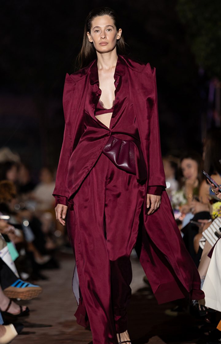 xfashion-show-fw-24-25-23.jpg.pagespeed.ic.Z_d1YlMVY7