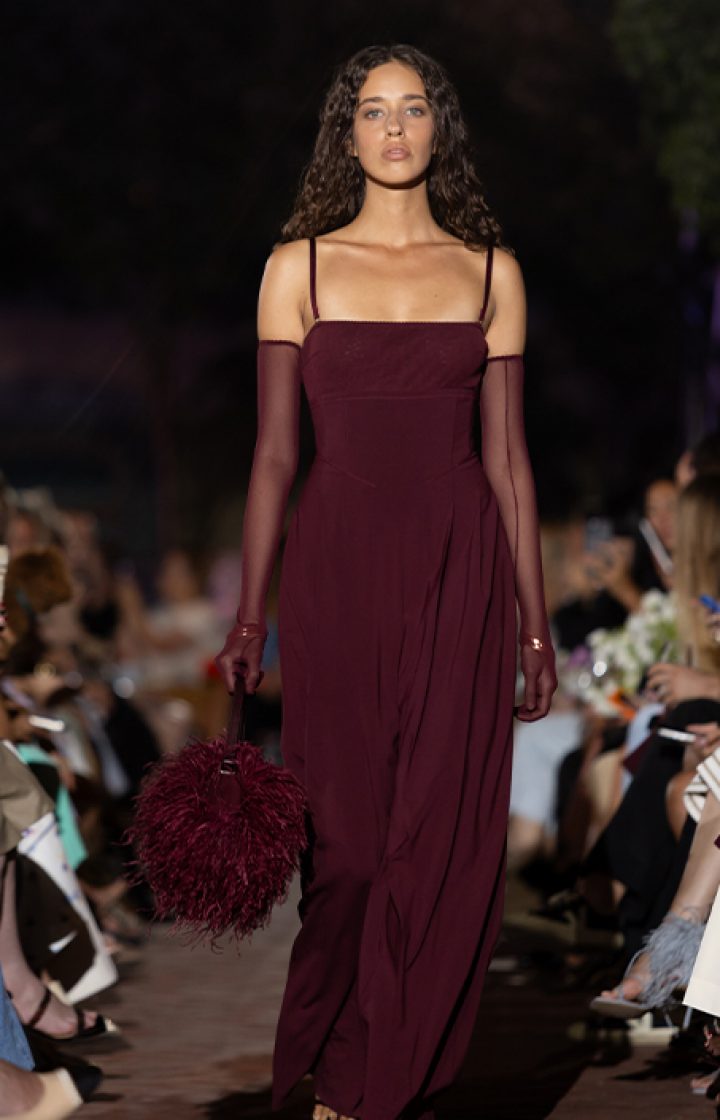 xfashion-show-fw-24-25-25.jpg.pagespeed.ic.FD_i7uedrC